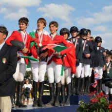 CH_E_2010_podioChildrenargento_600